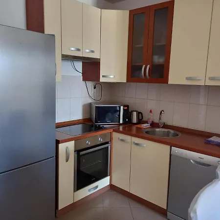 Apartman Lofos *