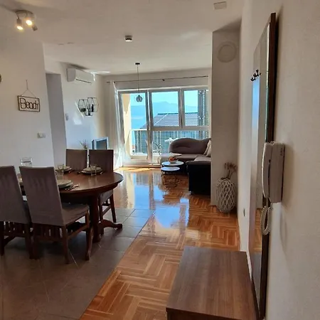 Lofos Apartment *