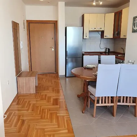 Apartment Lofos