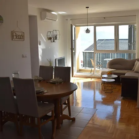 Apartment Lofos