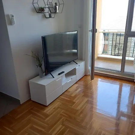 Apartment Lofos *